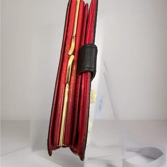 Authentic Louis Vuitton Epi Kiss Lock Wallet - Picture 11 of 12